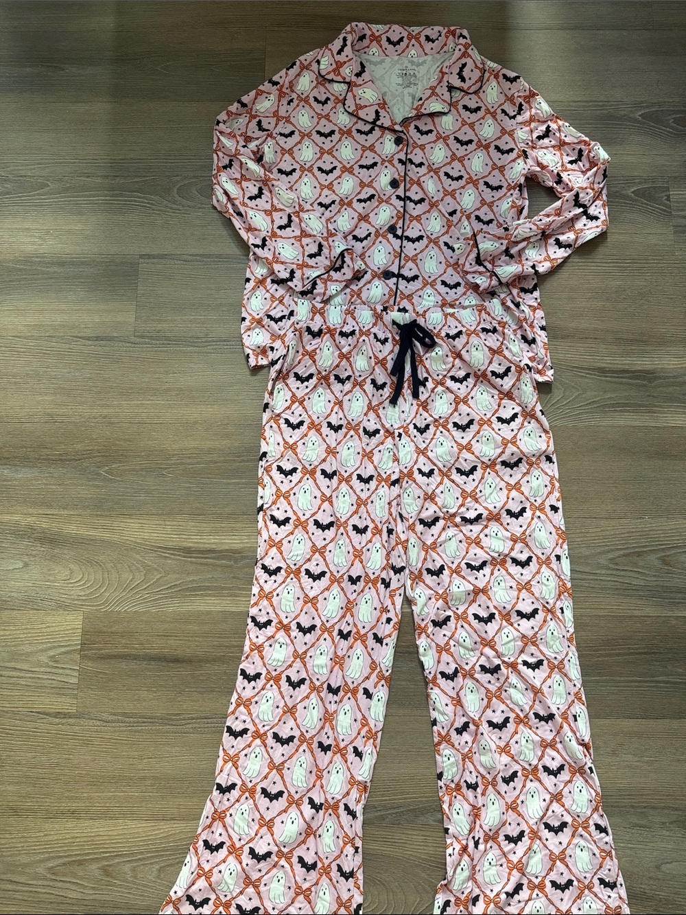 NWOT Caden Lane Two Piece Flare Lounge Set in Boo Babes